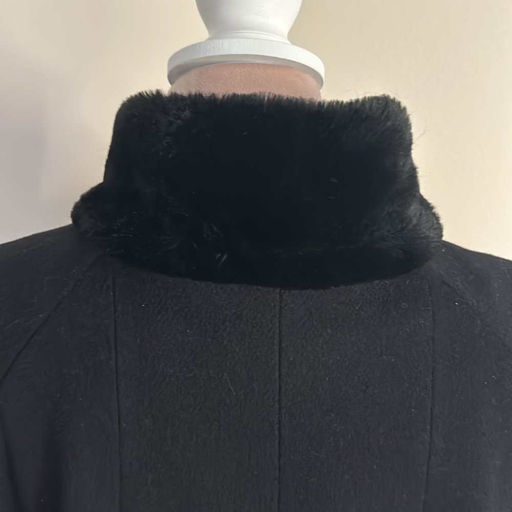 Rare Vintage Fur Collared Wool Winter Trenchcoat - Picture 4 of 9